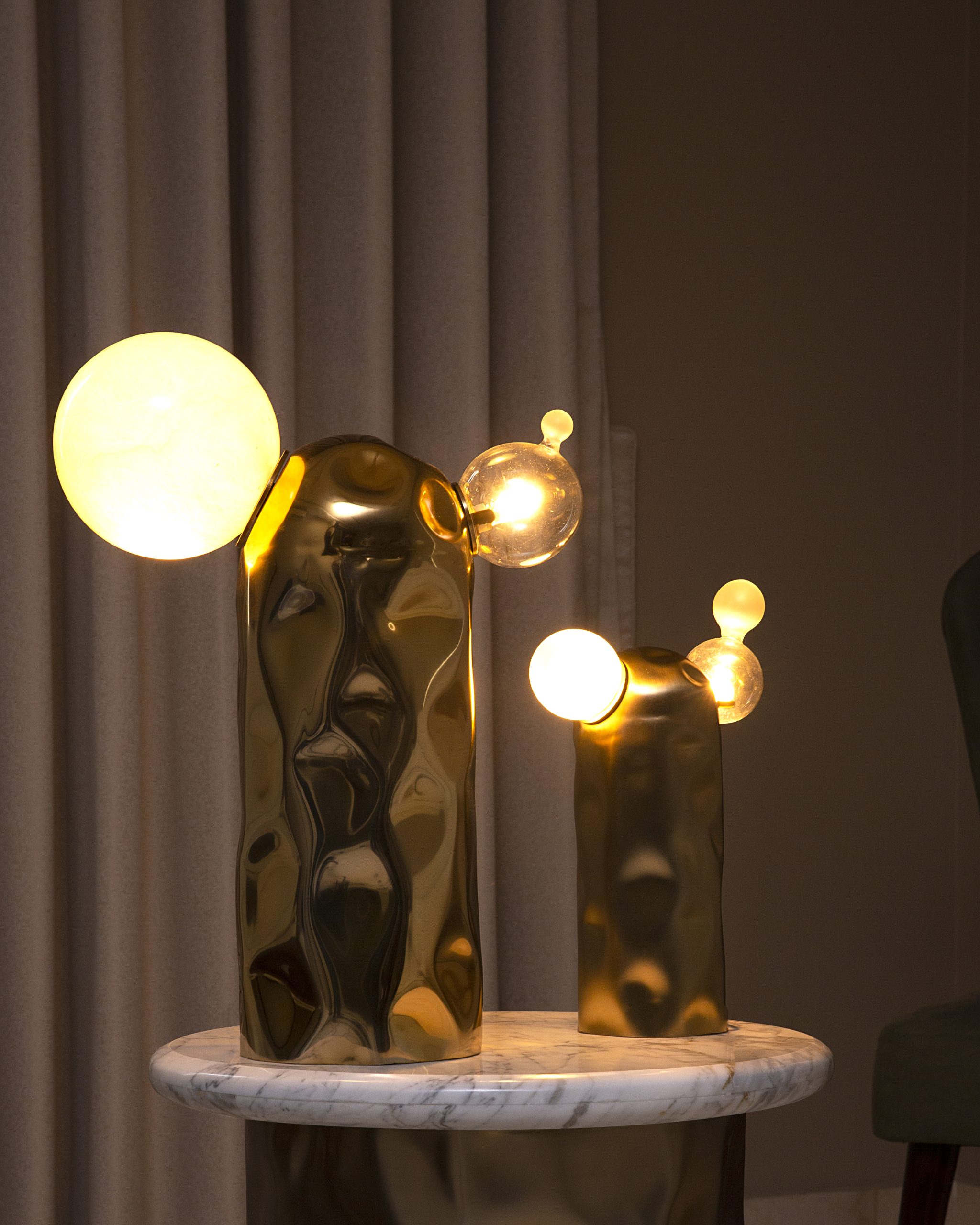 The Molecule Table Lamp